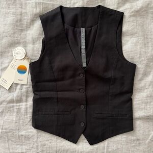 Vuori Black Vest